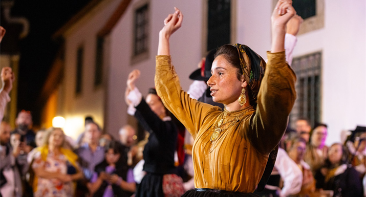 Em junho e julho há “Folclore na Praça” às terças-feiras à noite em Esposende