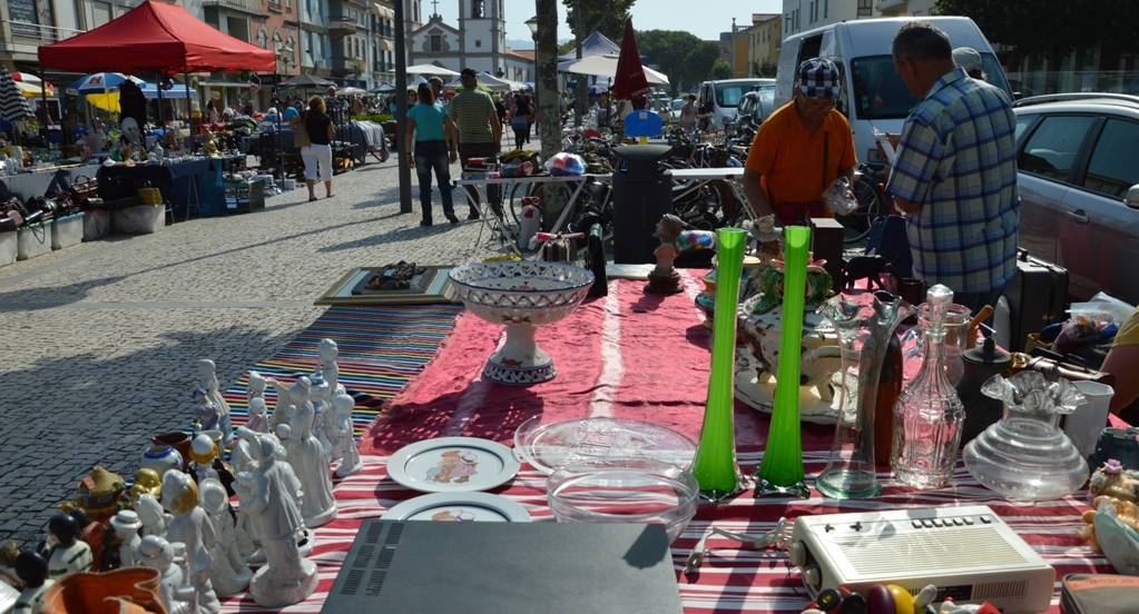 Feira de Velharias de maio evidencia selos e  postais